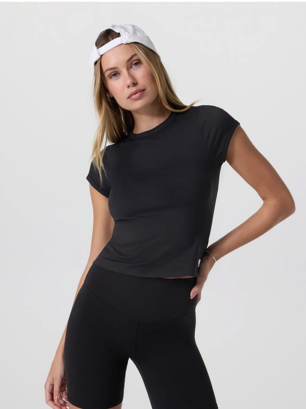 Vuori Black  Tee